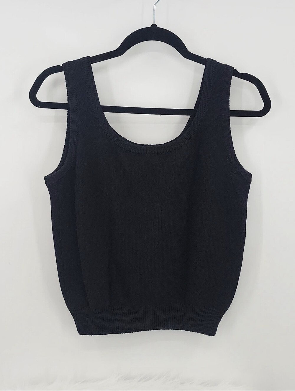 St. John Collection Black Tank Top Sleeveless Sz Petite (5.4" & Under Sz 6 to 8)